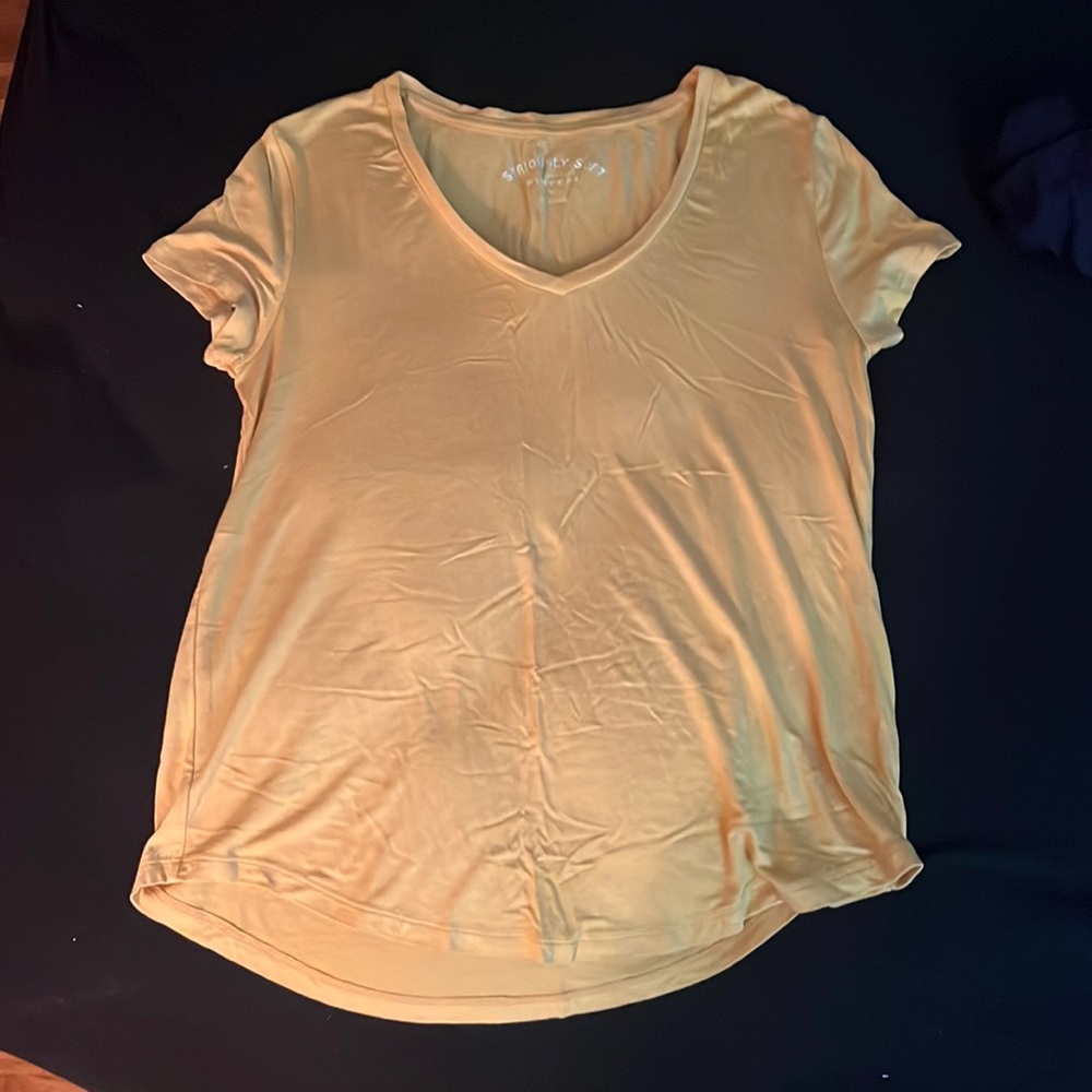 Yellow v neck tshirt